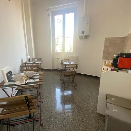 Casa Amedeo فندق مبيت وإفطار جنوة